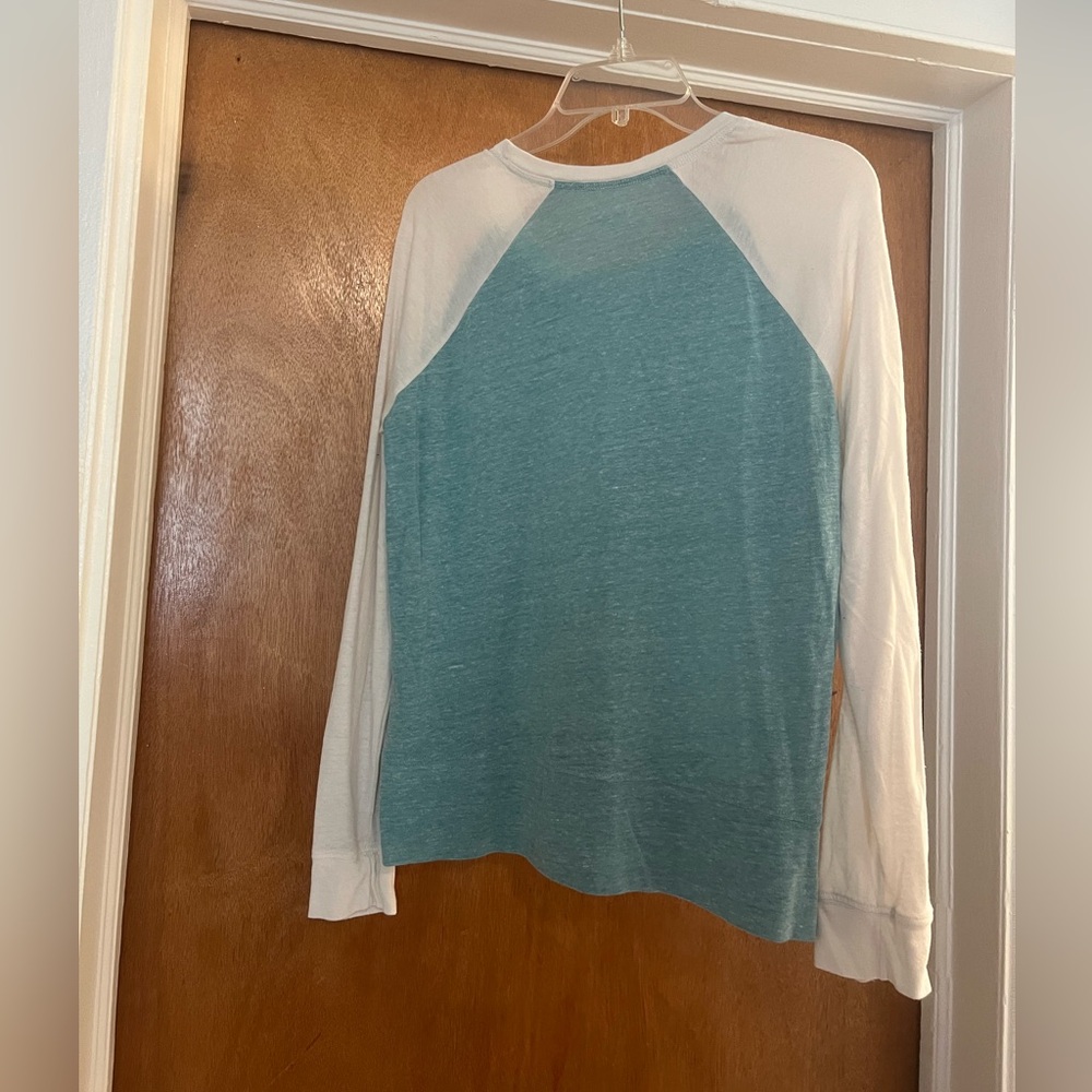 Mossimo Supply Co. Women’s Green with Cream Long Sleeves Lightweight Top - Picture 2 of 5